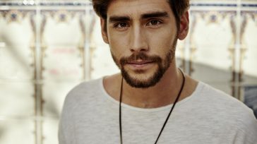 L’ETERNO AGOSTO DI ALVARO SOLER. NELL’AIRPLAY C’È “SOFIA”