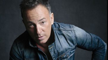 BRUCE SPRINGSTEEN & THE E STREET BAND