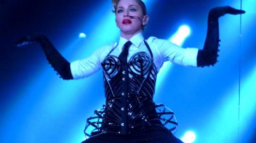 MADONNA REALLY VOGUE