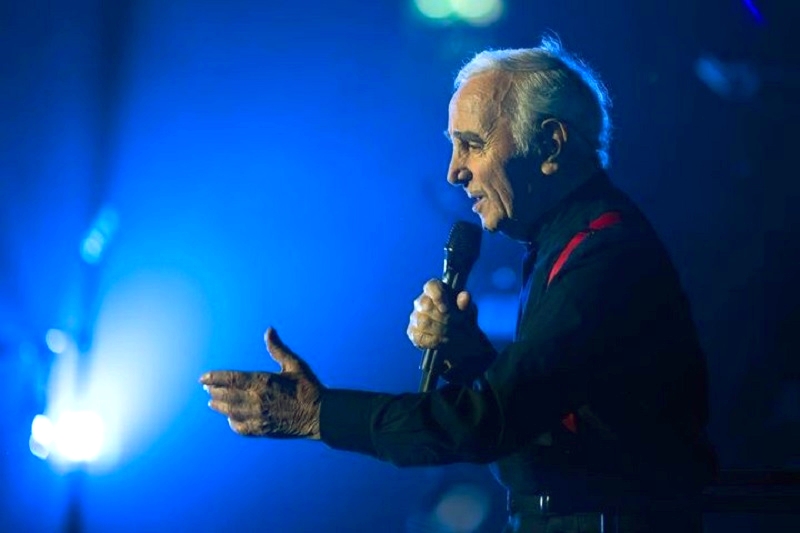 charles-aznavour4_musicaintorno