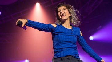IL LIVE SI ACCENDE, ELISA IS ON!