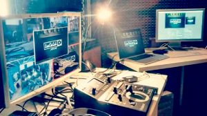 live-on-sofa6_musicaintorno