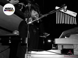 dente-live07_musicaintorno