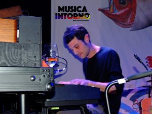 dente-live09_musicaintorno