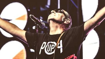 … INTANTO LUCA CARBONI: CAMBIA TUTTO, MA NON IL BISOGNO DI RACCONTARE