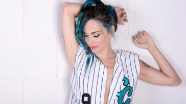 QUANDO IL ROSA SI TINGE DI TURCHINO… L’URBAN STYLE DI KETTY PASSA