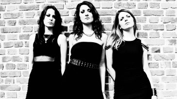 “SLAVE”, L’INSURREZIONE PUNK ROCK DELLE PSYCHORDS È INIZIATA!