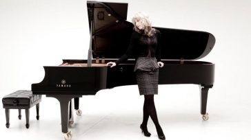 SARAH MCKENZIE, IMPERDIBILE IN TOUR