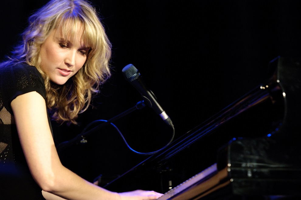 Sarah Mckenzie 03_musicaintorno