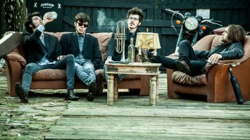 CLOUDS, UNA CANZONE ROCK!