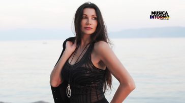 LUISA CORNA, ANGOLI DI CIELO PER RISCOPRIRE LE RADICI