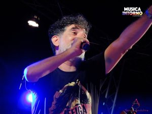 A modo mio 01_musicaintorno