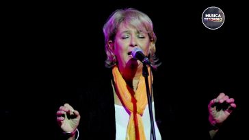 SARA MODIGLIANI, NEL CUORE DEL FOLK SBOCCIA UN FIORE SCARLATTO