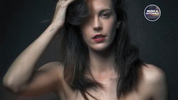 “IL TEMPO VOLA”, LA NARRAZIONE ELETTRO-POP DI ELISA SAPIENZA