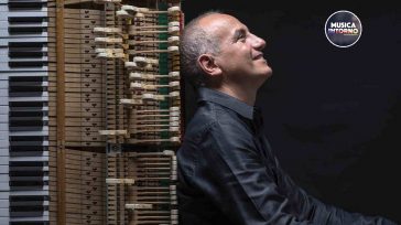 DANILO REA, GENIO E IMPROVVISAZIONE