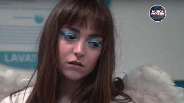 ASIA GHERGO, DALLE COVER INDIE AL POP FLUO. MA NON CHIAMATELA YOUTUBER!