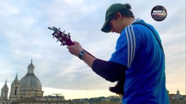 JACOPO MASTRANGELO, UNA STORIA DI NOTE DAL BALCONE
