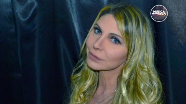 LE PAGINE DEI RICORDI, LEDA CANTA LA SOLIDARIETÀ