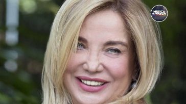 SIMONA IZZO, CON QUEL PIZZICO DI PEPE CHE NON GUASTA