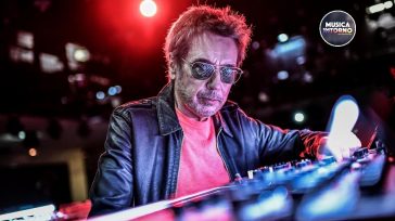 OXYMORE DI JEAN-MICHEL JARRE, FRA SUONI BINAURALI E METAVERSO