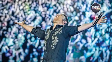 TIZIANO FERRO, PORTA IN TOUR LA SUA VITA