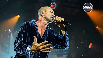 BIAGIO ANTONACCI, IL PALCO COME NECESSITÀ