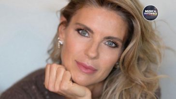 MARTINA COLOMBARI, UN FIORE D’ACCIAIO CON LA FASCIA DA MISS